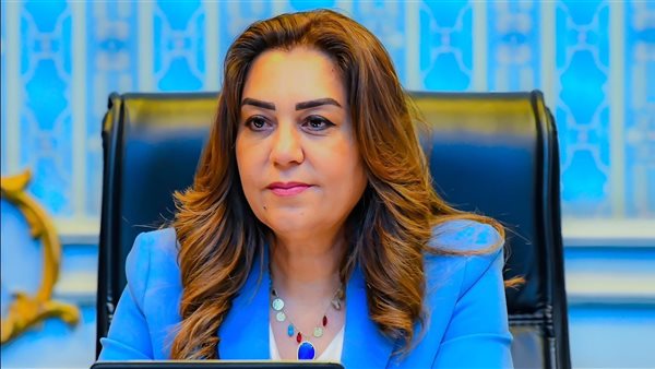 وزيرة التنمية تعلن بدء المرحلة الثالثة بتحويل عدد 200 أتوبيس للعمل بالغاز الطبيعي بدلًا من السولار