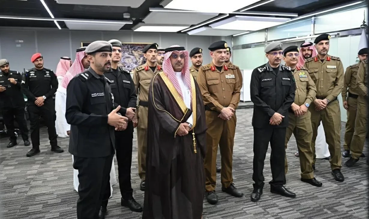 وكيل وزارة الداخلية للقدرات الأمنية يزور مركز العمليات الأمنية الموحدة (911) بمنطقة مكة المكرمة – أخبار السعودية