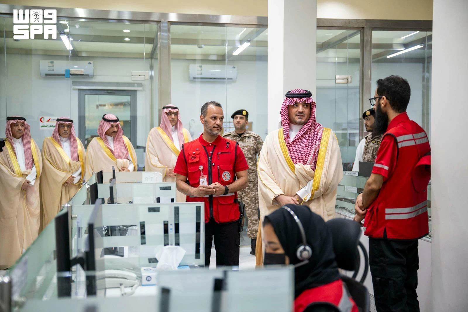 وزير الداخلية يقف على سير العمل بمركز الترحيل الطبي والقيادة والتحكم بـ«الهلال الأحمر» – أخبار السعودية