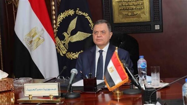 وزير الداخلية يهنئ قيادات القوات المسلحة ويؤكد وحدة صف الأمن الوطني
