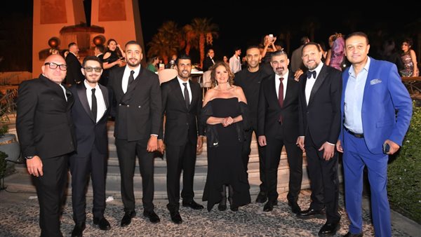 بالصور| نجوم الفن والإعلام يشاركون إدوارد الإحتفال بزفاف نجله “ماركو” بالقاهرة الجديدة