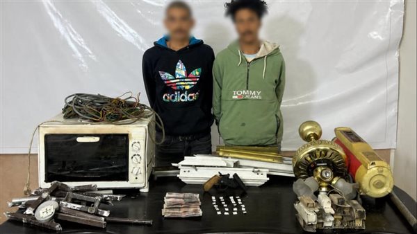 ضبط تشكيل عصابي في الظاهر بحوزته هيروين وفرد خرطوش ومضبوطات مسروقة