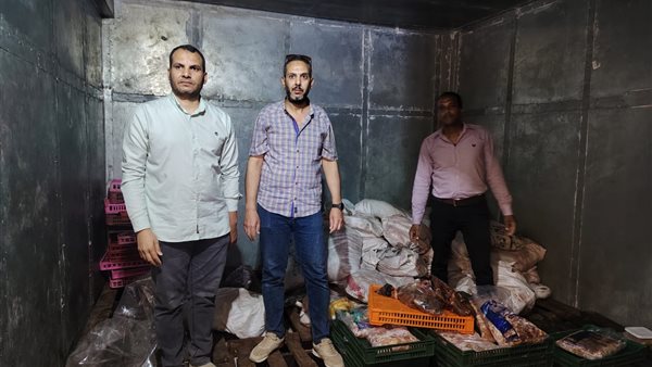 ضبط 2553 كيلو لحوم ودواجن غير صالحة و60 لتر زيت فاسد بأسيوط