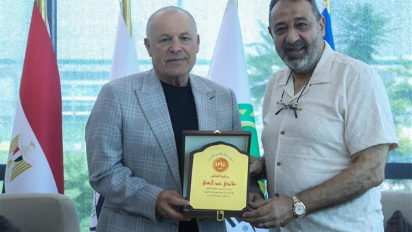هاني أبو ريدة يبحث مع مجدي عبد الغني تطوير منظومة كرة القدم المصرية