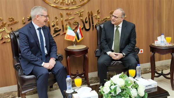 رئيس هيئة الدواء يستقبل سفير أيرلندا بالقاهرة لبحث تعزيز التعاون والاستثمار الدوائي المشترك