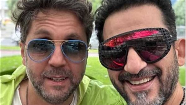 هشام ماجد ينعي والدة أحمد حلمي.. ويطالب بالدعاء لها