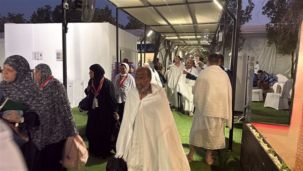 نجاح خطة تصعيد حجاج الجمعيات الأهلية إلى عرفات.. ووزيرة التضامن تطمئن على سلامة الحجيج