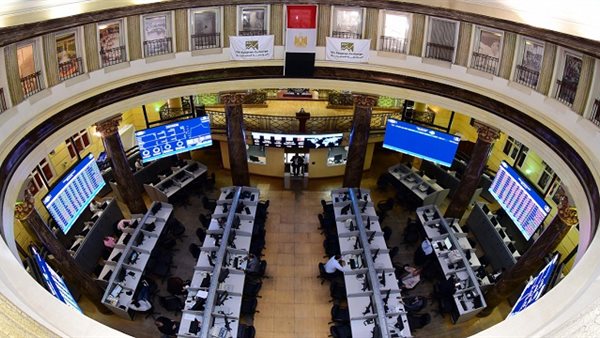 البورصة: المصريون يستحوذون على 89.2% من التداولات.. والأجانب يسجلون صافي بيع بـ587.7 مليون جنيه خلال أسبوع
