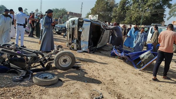 مصرع وإصابة 12 شخصًا في انقلاب ميكروباص بطريق مصر أسيوط الغربي بالفيوم