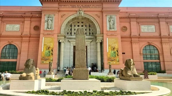 المتحف المصري بالتحرير يعرض نقشًا نادرًا يوثق رحلة حتشبسوت إلى بلاد بونت