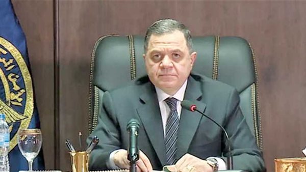 وزير الداخلية يهنئ وزير الدفاع بعيد الأضحى