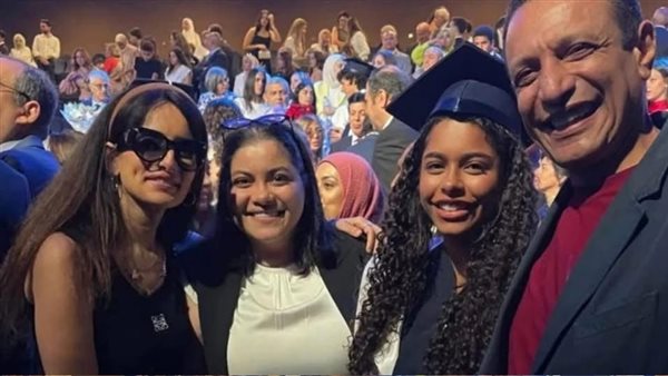 وسط غياب أمها.. زينة تحتفل مع ابنة شيرين عبدالوهاب بتخرجها من المدرسة