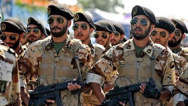 إجبار مدمرتين أمريكيتين على مغادرة بحر عُمان