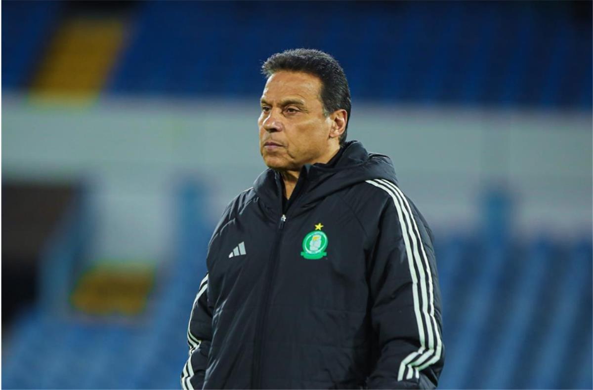 بعد هجوم المدرجات.. مصير حسام البدري مع أهلي طرابلس على المحك