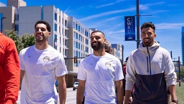 لاعبو المنتخب في جولة سير لمدة 15 دقيقة بمدينة كليفلاند لكسر الملل (صور)