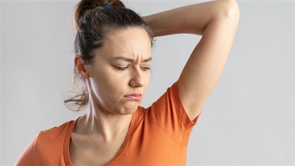 منها الليمون والقرفة..5 مشروبات طبيعية تقلل رائحة العرق الكريهة في الصيف