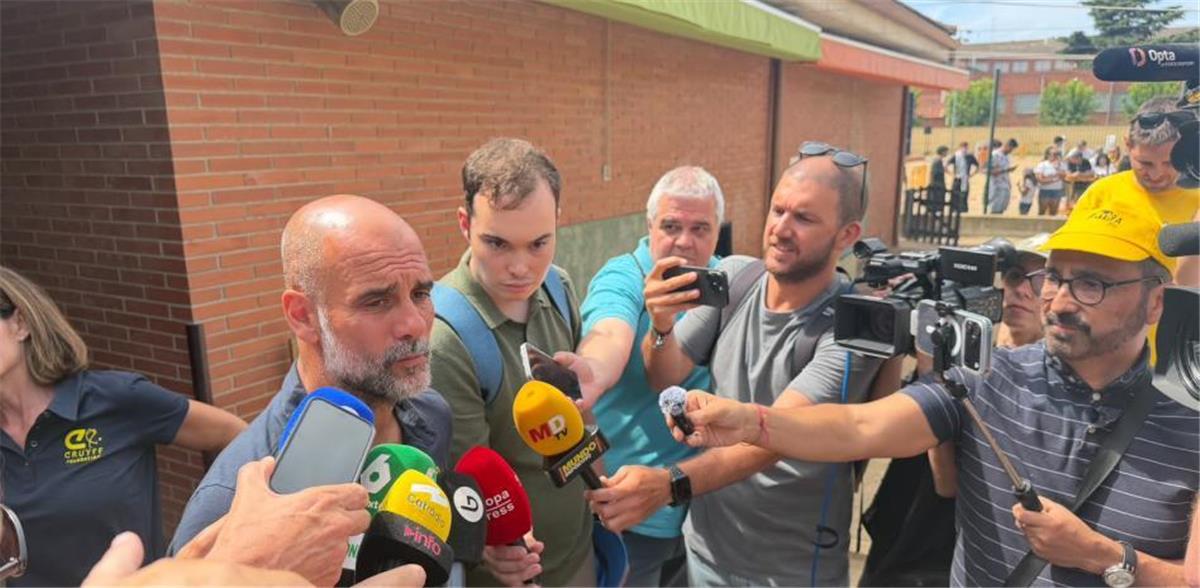 جوارديولا يشيد بصفقة برشلونة المحتملة ويوضح وجهته القادمة