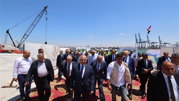 وزير النقل يتابع مشروعات تطوير موانئ الإسكندرية والدخيلة ويؤكد تعزيز مكانة مصر كمركز إقليمي للنقل واللوجستيات