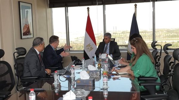 وزير السياحة يبحث مع شركة عالمية فرص الاستثمار في السياحة النيلية والبحرية بمصر