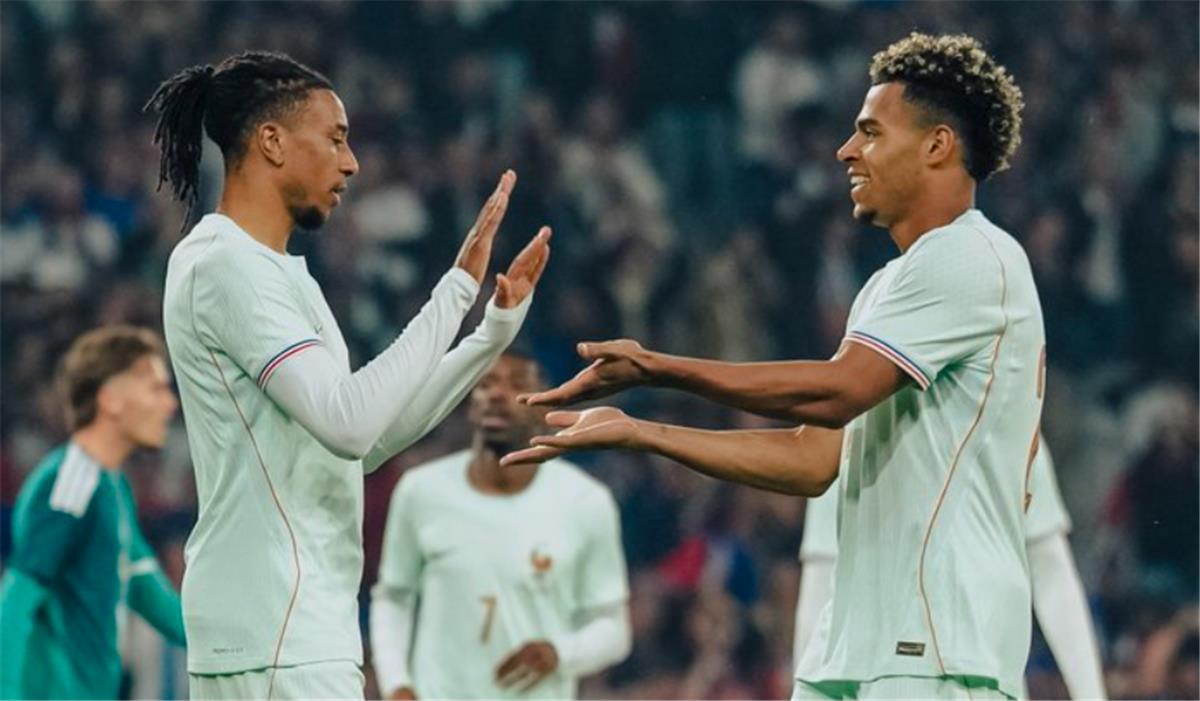 فيديو | هاتريك أوليس يقود فرنسا لتخطي أيرلندا الشمالية قبل صدام السنغال في كأس العالم