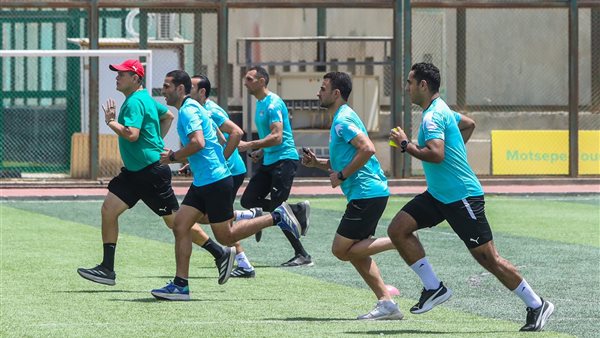 صرف مستحقات شهر مايو للحكام والمُقيمين