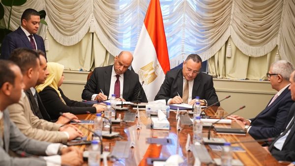 وزيرا التعليم العالي والعمل يوقعان بروتوكولًا لإعداد كوادر متخصصة في السلامة المهنية