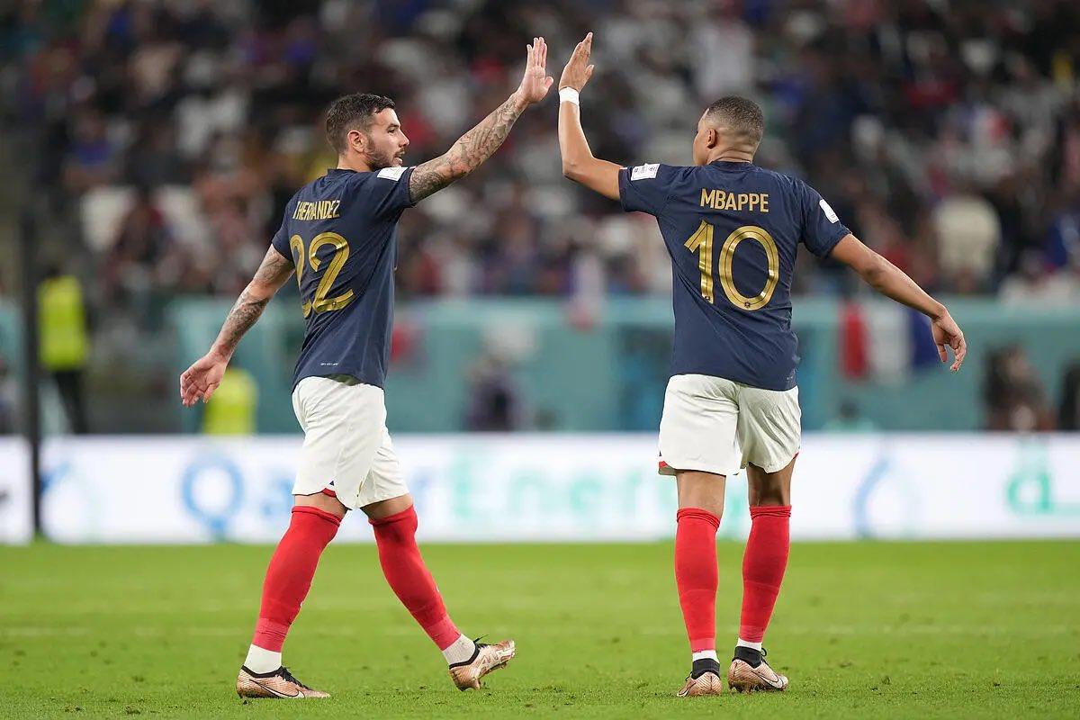 ثيو هيرنانديز يكشف حديثه مع مبابي عن ريال مدريد.. وحظوظ فرنسا في كأس العالم