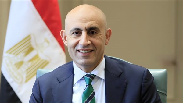 وزير التعليم يعتمد حافز إثابة 2000 جنيه لرؤساء اللجان والمراقبين الأوائل بامتحانات الدبلومات وألفًا للملاحظين