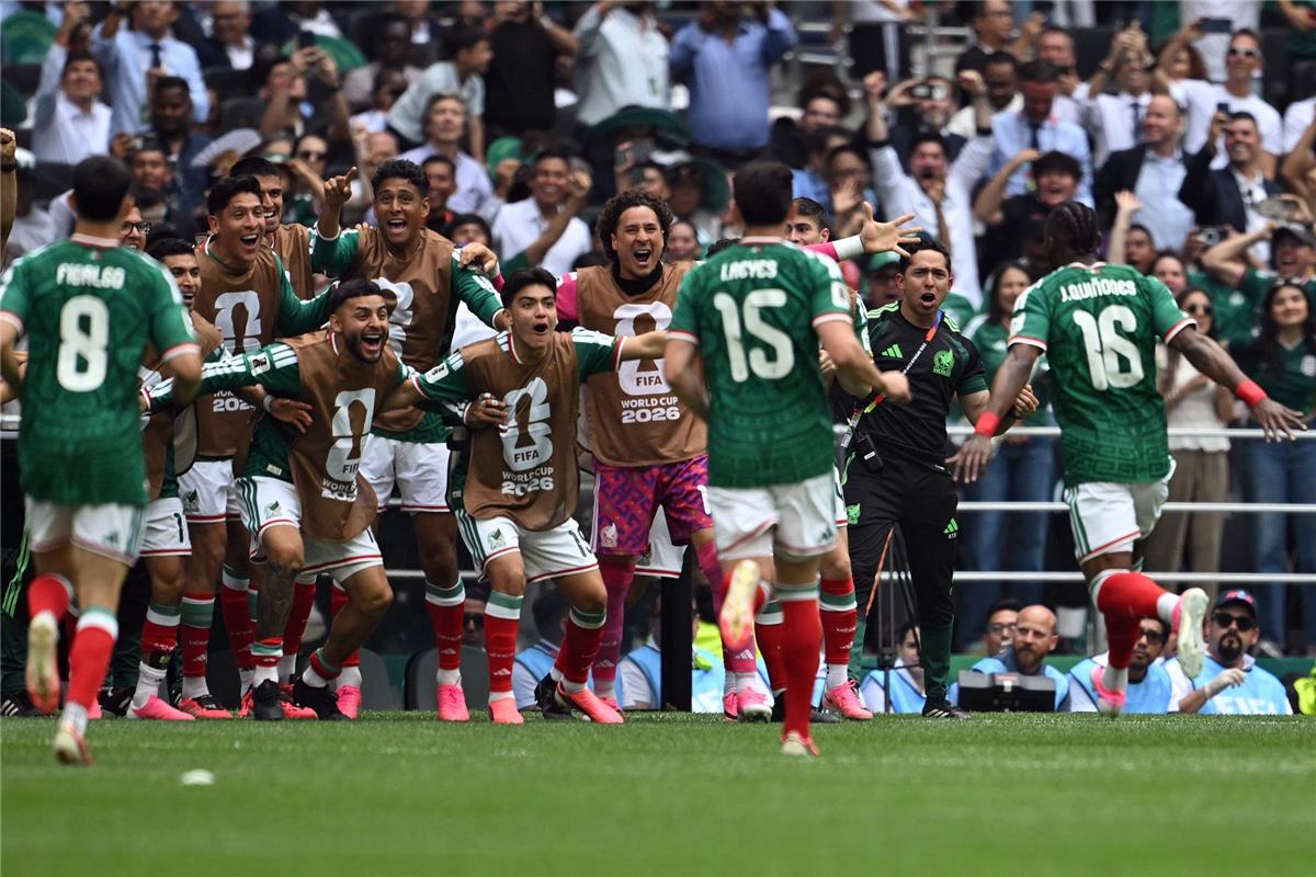فيديو | بثلاث بطاقات حمراء.. المكسيك تفوز على جنوب إفريقيا في افتتاح كأس العالم 2026