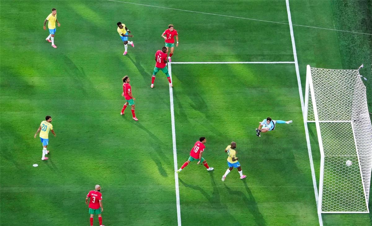 صحف البرازيل: فينيسيوس ينقذ السيلساو.. ولاعب المغرب كان الأفضل في وسط الملعب