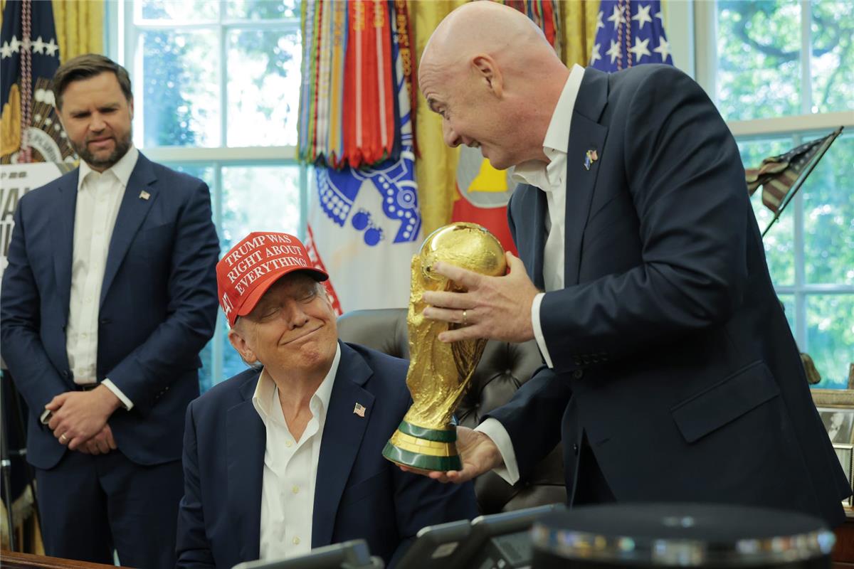 ترامب يثير الجدل: سأترشح لرئاسة شمال إفريقيا من أجل الفوز بـ كأس العالم
