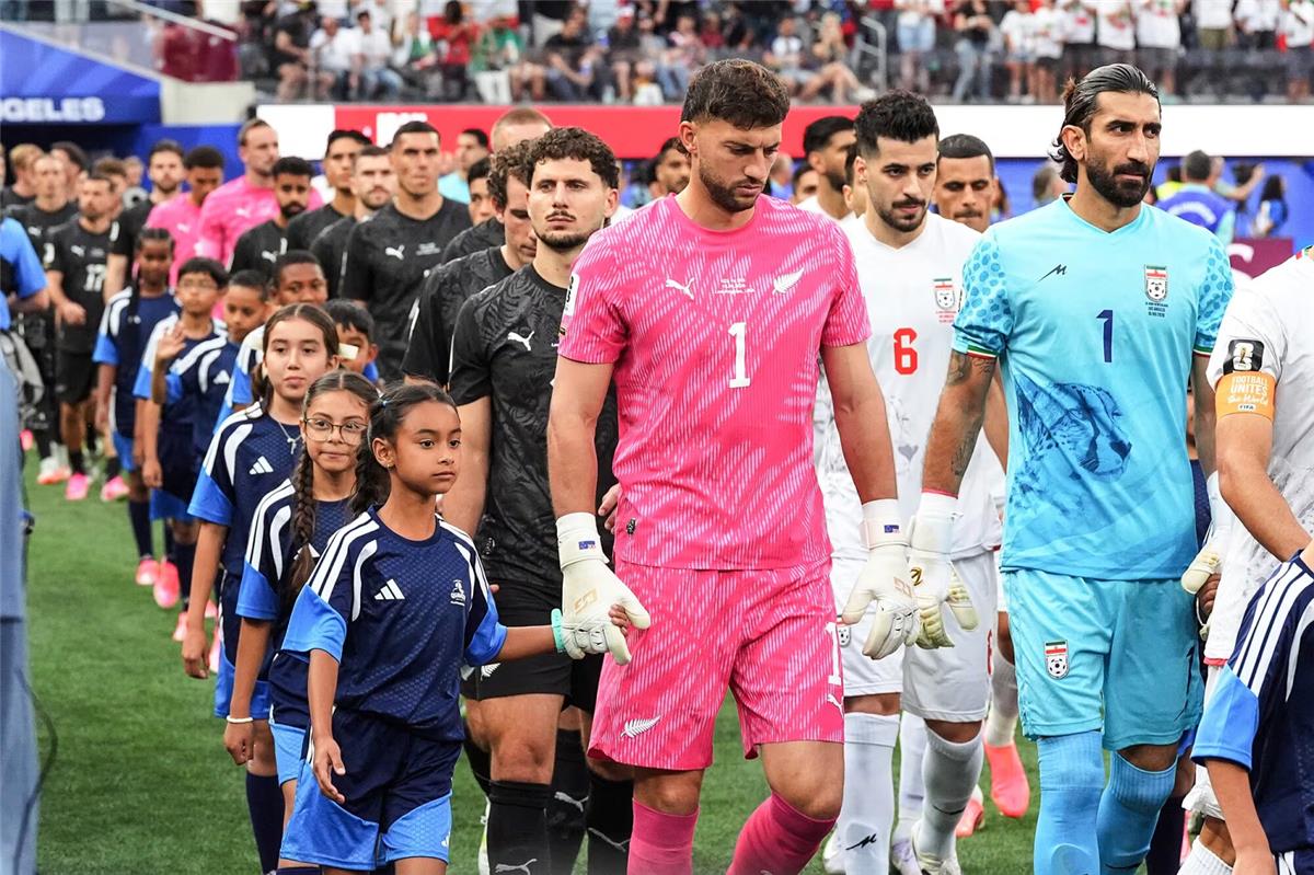 حارس نيوزيلندا يهدد مصر قبل مباراة كأس العالم: نعرف نقاط ضعفكم