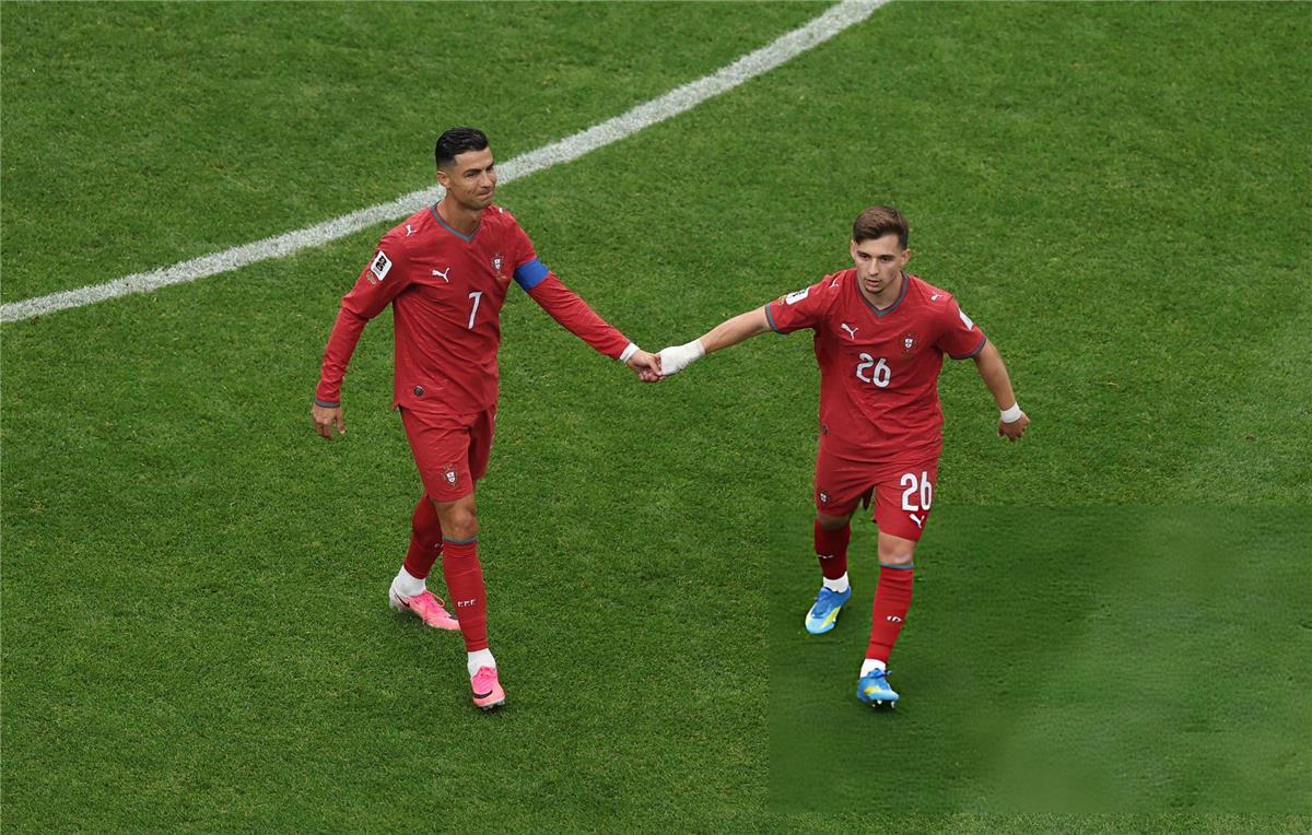 كونسيساو على خطى نيفيز: رونالدو مثل أي لاعب في البرتغال.. ولا أشعر بالحاجة للتمرير له