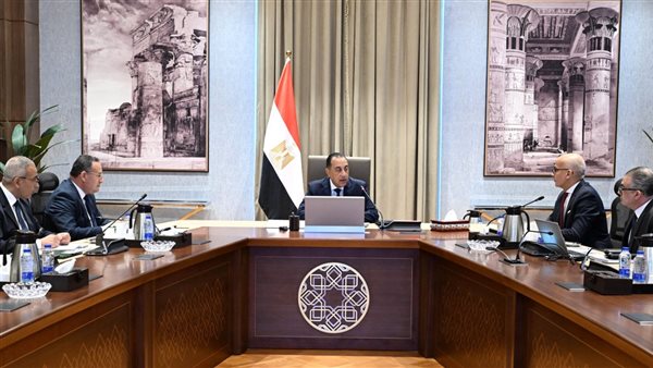 رئيس الوزراء يستعرض الموقف التنفيذي لمشروع المدينة الطبية لجامعة عين شمس