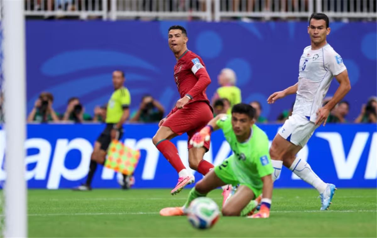 ترتيب هدافي كأس العالم بعد ثنائية رونالدو أمام أوزبكستان