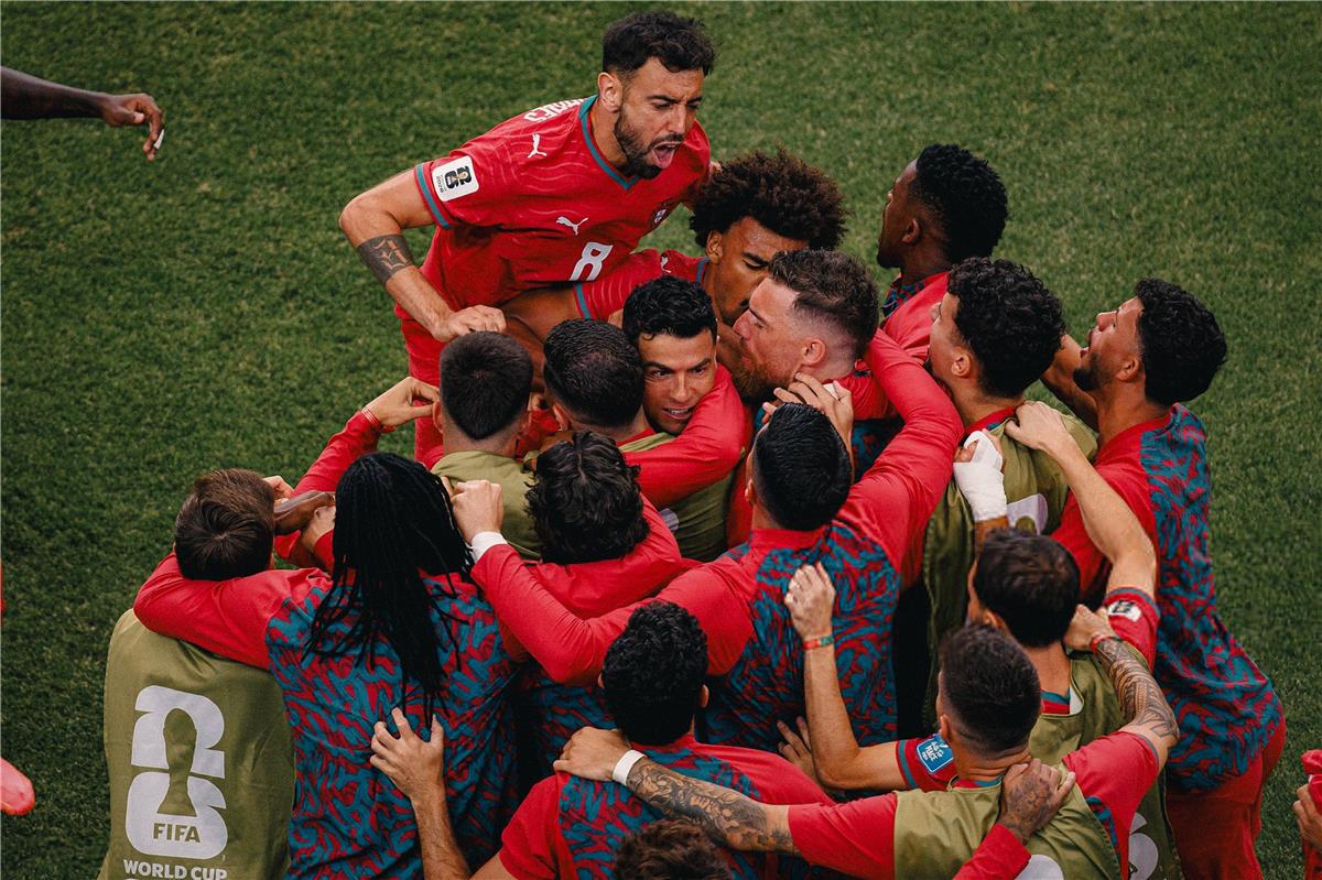 فيديو | رونالدو يرد على المشككين ويسجل هدفين في خماسية البرتغال أمام أوزبكستان بـ كأس العالم