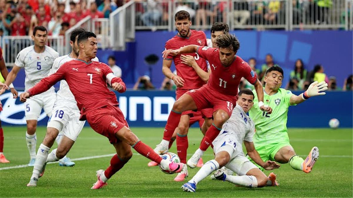 حكم مباراة البرتغال وكولومبيا في كأس العالم