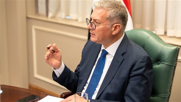 وزير البترول يبحث مع رئيس الهيئة البرلمانية لحزب حماة الوطن دعم الاستثمار وزيادة إنتاج الطاقة