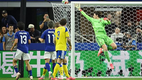 اليابان تحجز مقعدا في دور الـ32 لكأس العالم بعد التعادل أمام السويد