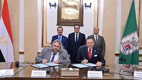 رئيس جامعة القاهرة يشهد توقيع بروتوكول تعاون مع الأكاديمية الوطنية لتكنولوجيا المعلومات