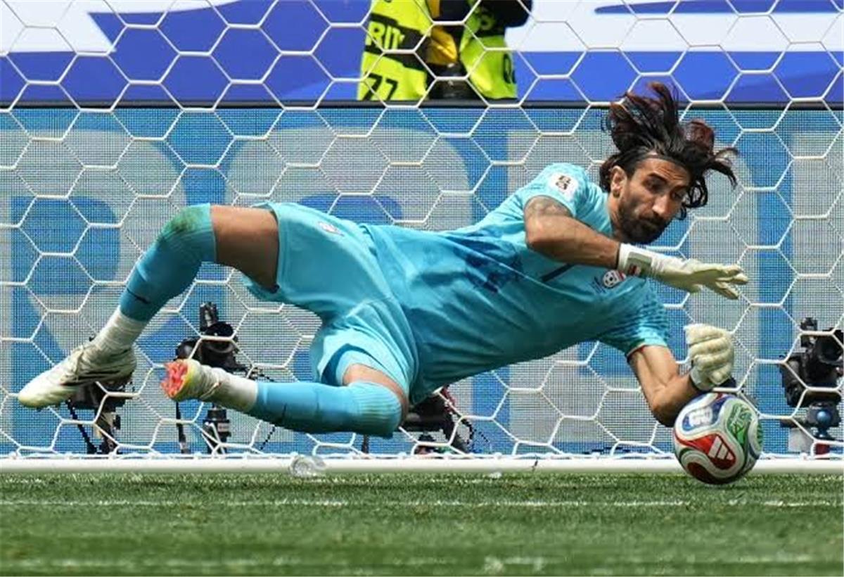 حارس إيران: كل لاعب في منتخب مصر يعادل محمد صلاح.. ودرسنا نقاط قوتهم وضعفهم