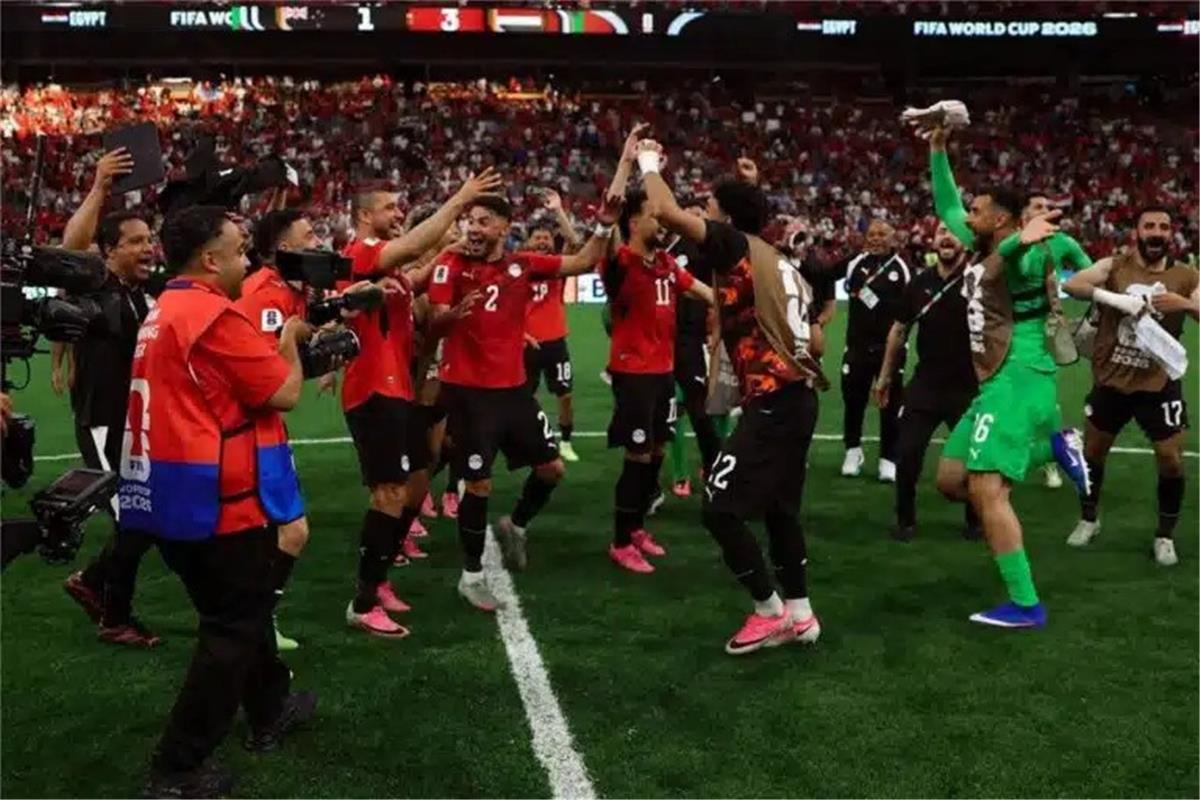 لاعب إيران السابق: منتخب مصر يمتلك هدافًا بارعًا.. ومواجهتهم حياة أو موت