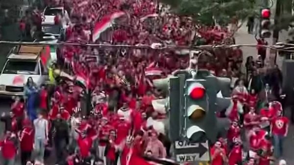 مسيرة جماهيرية مصرية ضخمة تهز شوارع سياتل قبل مواجهة إيران في المونديال