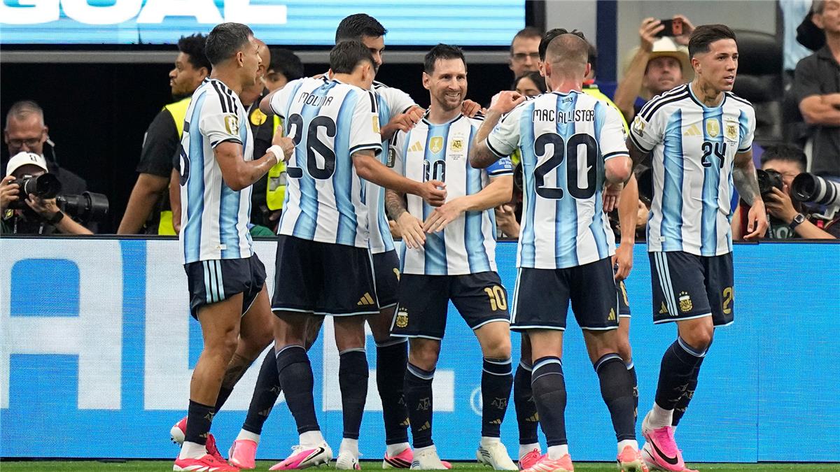 تشكيل الأرجنتين أمام الأردن في كأس العالم.. موقف ميسي