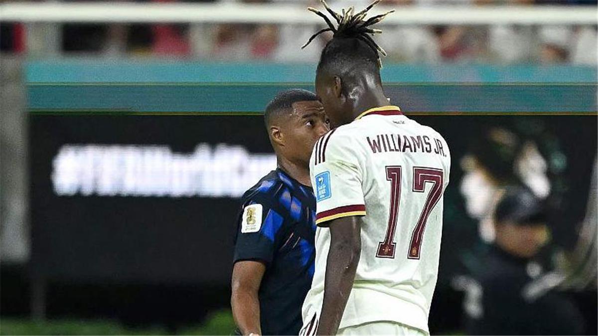 نيكو ويليامز يهاجم لاعب أوروجواي في رسالة مؤثرة: إحباطه سبب إصابتي