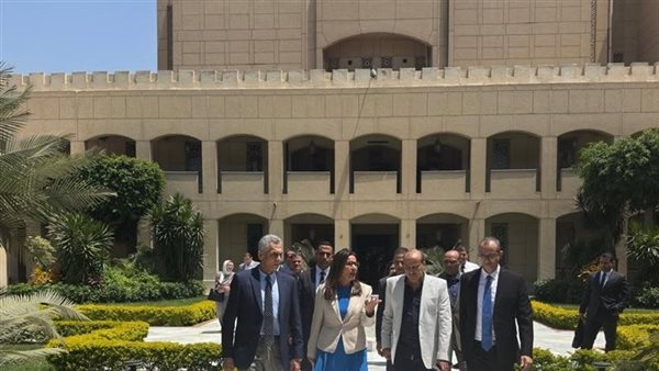 جولة لوزيرة الثقافة بدار الأوبرا واجتماع مع رضا الوكيل والقيادات الجديدة