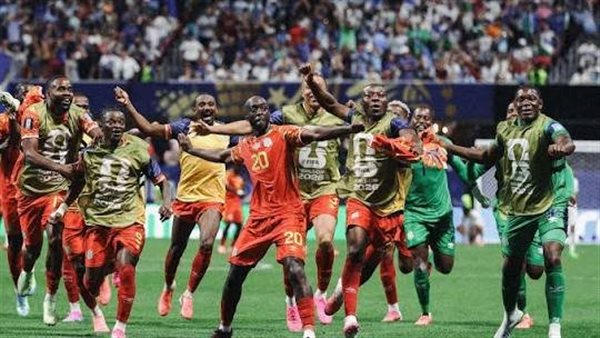 هوغو بروس يعلن التشكيل الرسمي لمنتخب جنوب أفريقيا ضد كندا بدور ال32