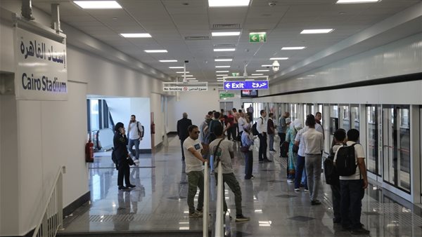 توافد الركاب على محطة الاستاد مع الانطلاق الكامل لمونوريل شرق النيل| صور