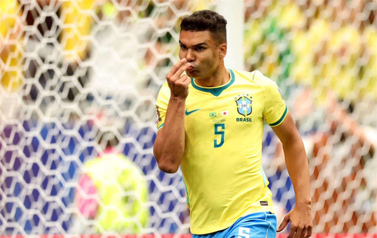كاسيميرو يسجل هدف تعادل البرازيل أمام اليابان في كأس العالم
