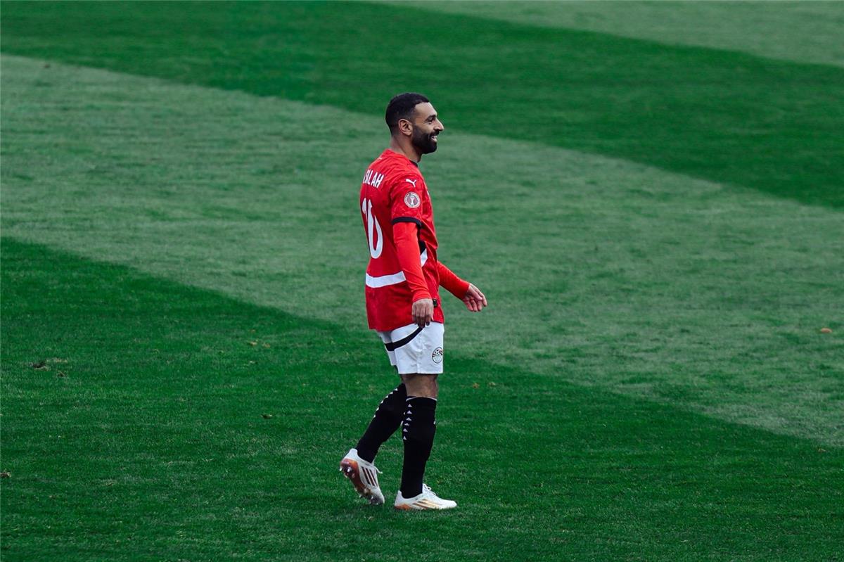 عضو اتحاد الكرة يكشف استعدادات منتخب مصر لمواجهة أستراليا.. ويصرح: محمد صلاح يقارن بـ زويل وأم كلثوم